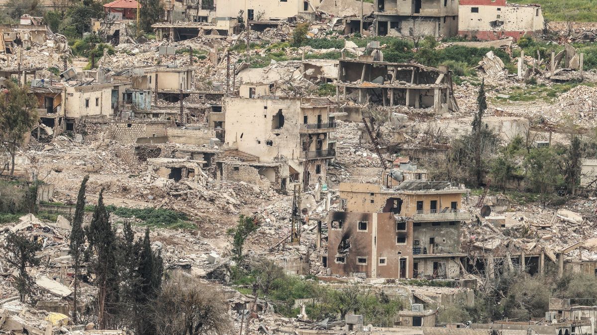 Fotky: Po izraelských náletech na Libanon zůstala zkáza, Trump ohlásil příměří